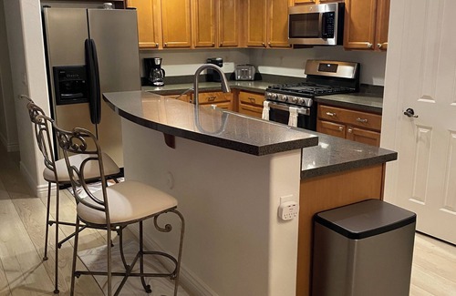 Laveen Village House | A Putter’s Paradise- Rent 3 or 2 bedrooms with WiFi, AC in fabulous Phoenix