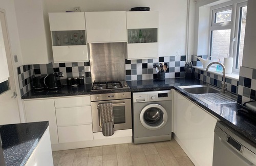 Crawley House | A real homely home close to Gatwick and the South East of England.