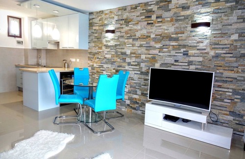 El Madronal Apartment | A Recently Modernised 1- Bedroom apartment with sea view