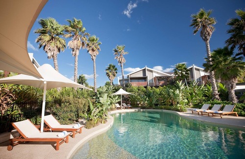 Magenta Shores House | A relaxing coastal getaway