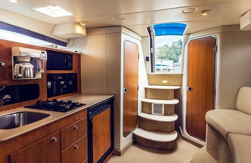 Marina del Rey Boat Rental | A romantic night for couples in the yacht in Marina del Rey, Los Angeles