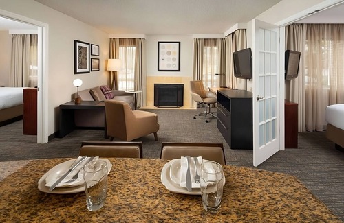 Brentwood Hotel | A Short Drive to Nashville Zoo! 3 Family-Friendly Units, Kitchen, Free Breakfast