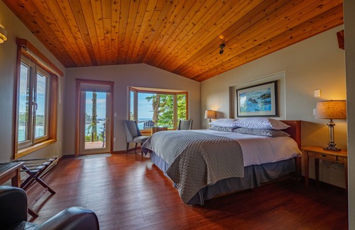 Ucluelet Bed & Breakfast | A Snug Harbour Inn