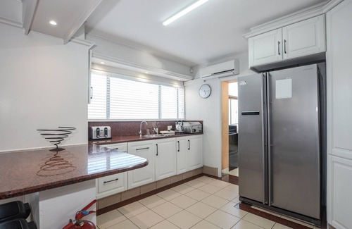 Welgemoed House | A spacious home with breathtaking views over Cape Town and with 8 luxury rooms,.