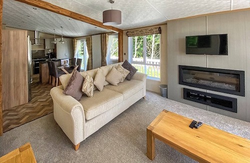 Langham House | A spacious lodge with one master double with en suite shower room.