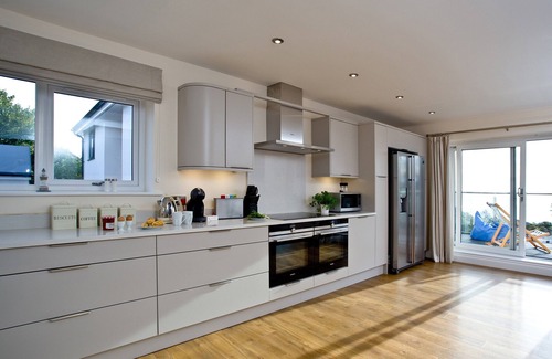 Teignmouth House | A spacious, three bedroom house with sea views and a sunny balcony.