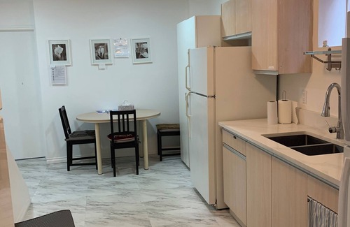 Vancouver South House | A special deal ending soon, only $99 a night!