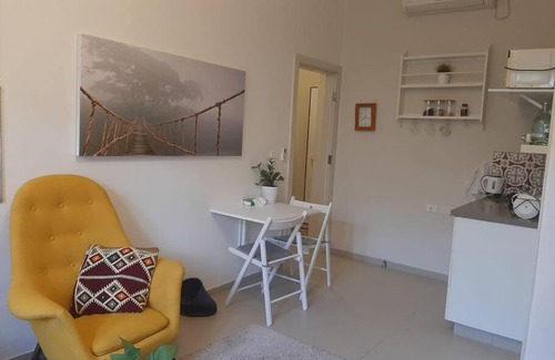 Givat Nili Apartment | A Spot on the Hill