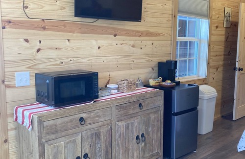 Vinemont House | A true "Barn" experience! Pet friendly!