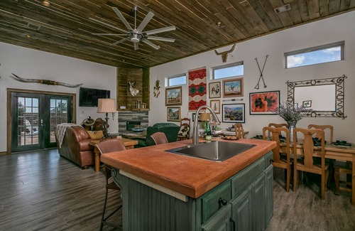 Canyon House | A true West Texas experience , Golf retreat and 20 min. to Palo Duro Canyon