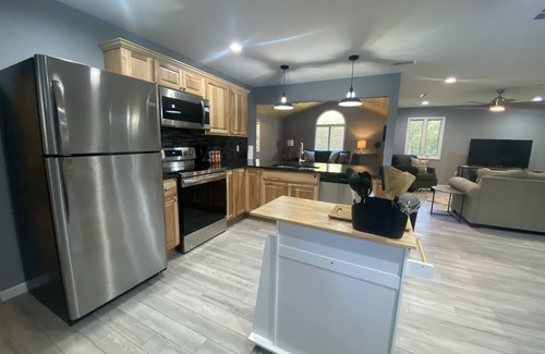 Lakeview House | A tucked away gem!