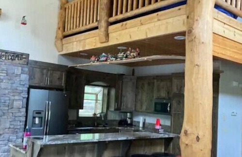 Samak House | A Uinta’s Hot Spot For Your Family