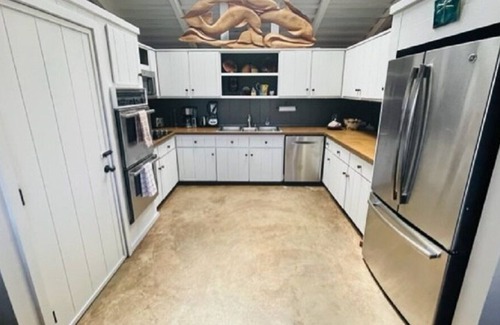 Kaanapali Cottage | A unique dolphin cabin in Kaanapali!