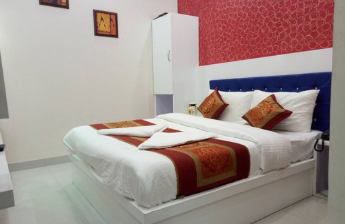 Basai House | A very beautiful home stay on the nice location and very near to the Taj Mahal.