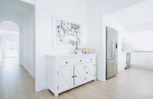 Woy Woy House | A waterfront retreat with private jetty and games room (Pet friendly!)