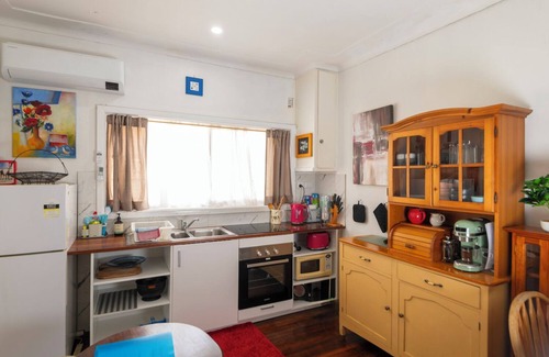 Cronulla Apartment | A welcoming and cosy unit that is near Wanda beach and Cronulla Golf Course