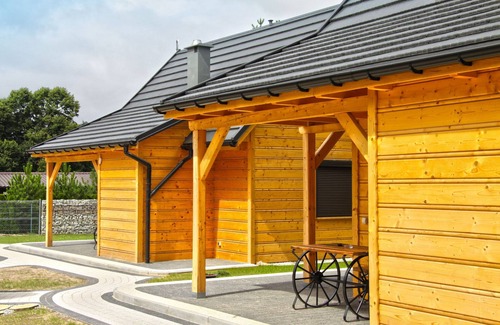 Lubrza House | A wooden, eco-friendly house by the Goszcza lake