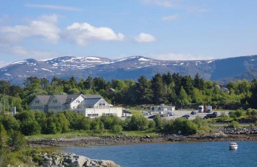 Valderoy Hotel | Aalesund Airport Hotel