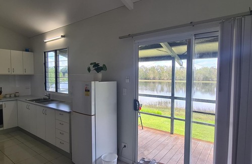 Berry Springs RV Rental | AAOK Lakes Resort & Caravan Park