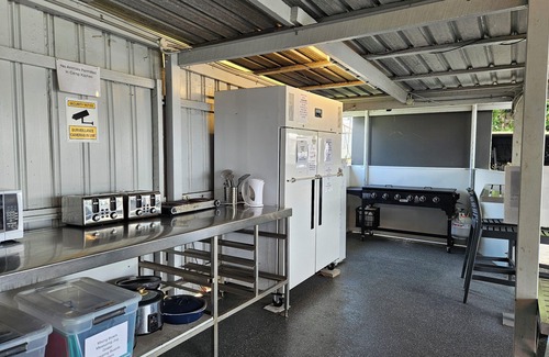Bundaberg North RV Rental | AAOK Riverdale Caravan Park