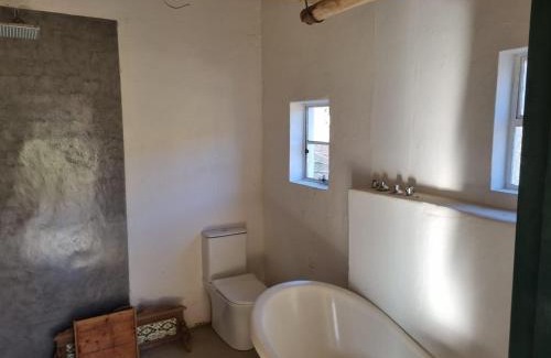 Camdeboo House | Aasvogelkrans Farm Cottages & Camping