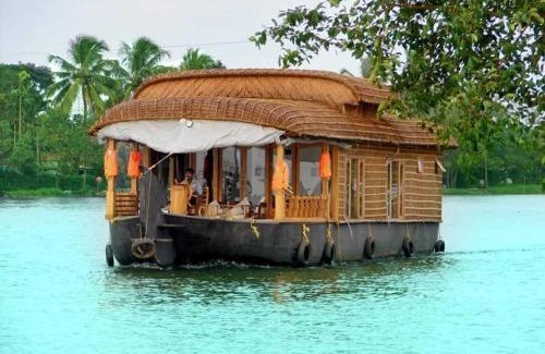 Kumarakom Boat Rental | Abad Premium House Boat