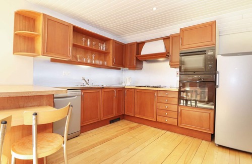 Netley Cottage | ABBOTS WOOD, pet friendly, luxury holiday cottage in Netley Abbey