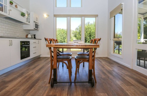 Wandiligong Cottage | Abby's Cottage - Bright