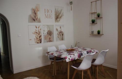 Golcuv Jenikov Apartment | ABC Homestay