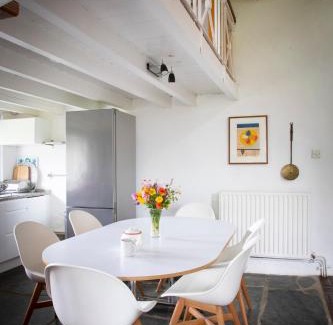 Saint Gennys House | Abel's Cottage gorgeous character barn Crackington