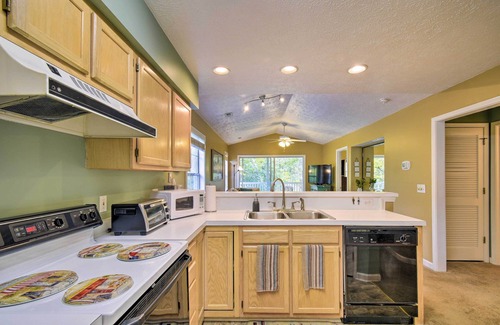 Longs Condo | Aberdeen Club Golf Retreat, Short Drive to Beach!