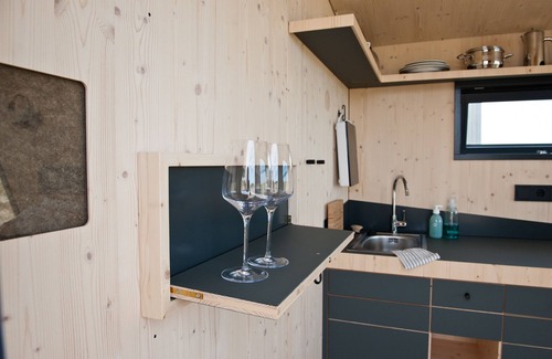 Kuhndorf House | Abgehoben Übernachten im Green Tiny Sleep Space bei der Flugschule Dolmar
