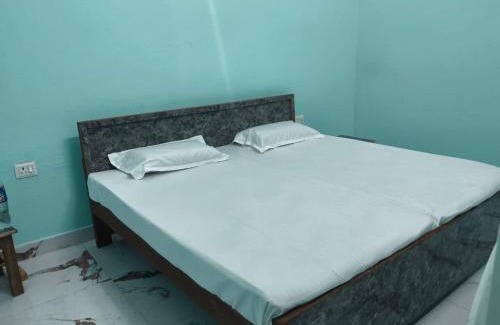 Bidhuna Hotel | Abhivav oyo hotel
