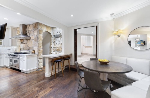 Beverly Hills Villa | Abington - Elegant Mediterranean Estate with Private Outdoor Oasis
