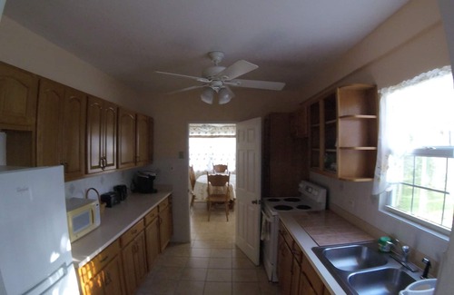 West Bay Cottage | About A Minute's Walk To Beach. Check Us Out.