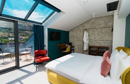 Sololaki Bed & Breakfast | About Sololaki