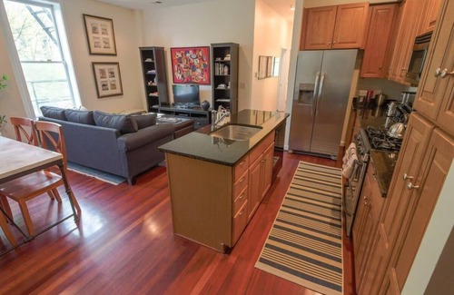 Shaw Apartment | Above Maxwell Wine Bar - Super Central 2Bed 2Bath!