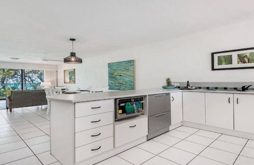Port Douglas House | Absolute Beachfront at Four Mile Beach