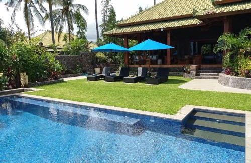 Tulamben Villa | Absolute Beachfront, Paradise, 3BR Villa with Private Pool on 1200m2 of Tropical Land