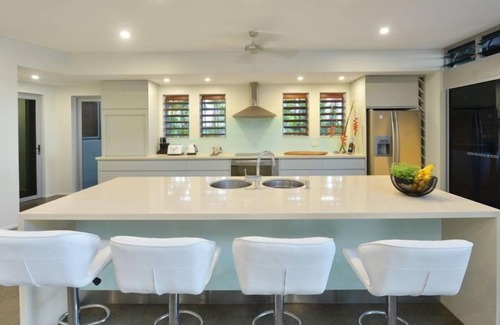 Newell House | Absolute Newell Beach Newell Beach QLD 4873
