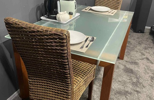 Point Vernon House | Absolute privacy central location close to beach and shops