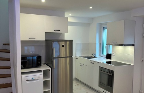 Saulx-les-Chartreux House | Absolute refinement