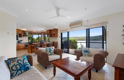 Brisbane Waterfront House | Absolute Water Front with Private Pontoon for Fishing, Boating and Crabbing!