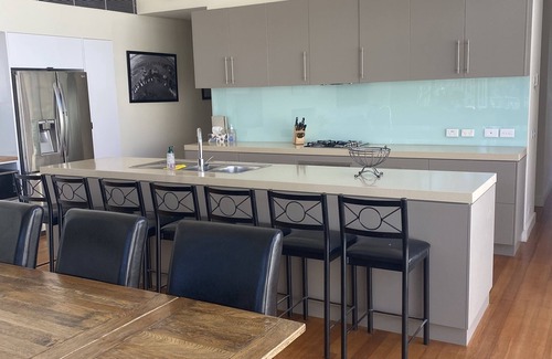 Moama House | Absolutely Murray River Frontage @ Deepcreek marina moama