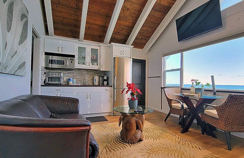 Kailua House | Absolutely Oceanfront - 60' Waterfall Lap Pool