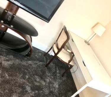 Rochford Apartment | AC Lounge 115