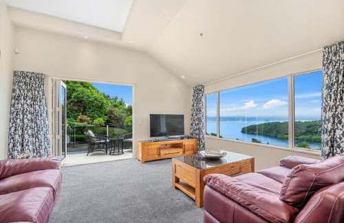 Acacia Bay House | Acacia Waters - Lake Taupo