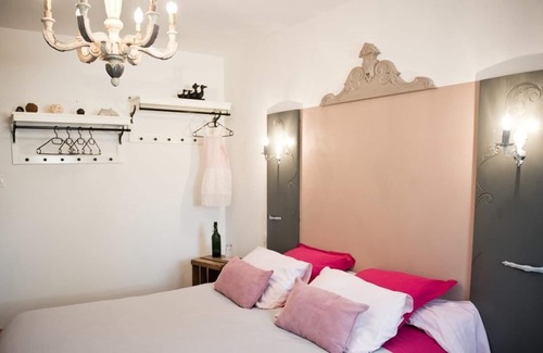 Bucilly House | Acanthus Leaf Cottage