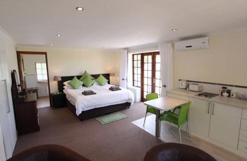 Raithby House | Acara Guest Cottages