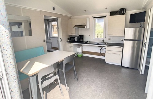Jullouville-les-Pins House | Accessible Comfort Mobile Home: 4 Guests, 200m from Beach, Heated Pool, Fitness Room, Parking